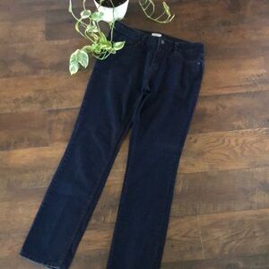 LIZ CLAIBORNE City Fit Straight Size 8 dark wash mid rise jeans pants